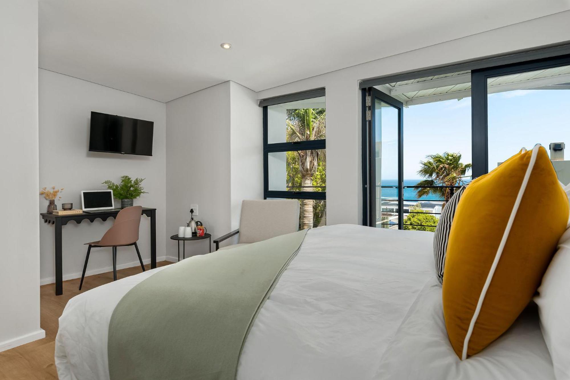 Отель Neighbourgood 1St Crescent Camps Bay Кейптаун Экстерьер фото