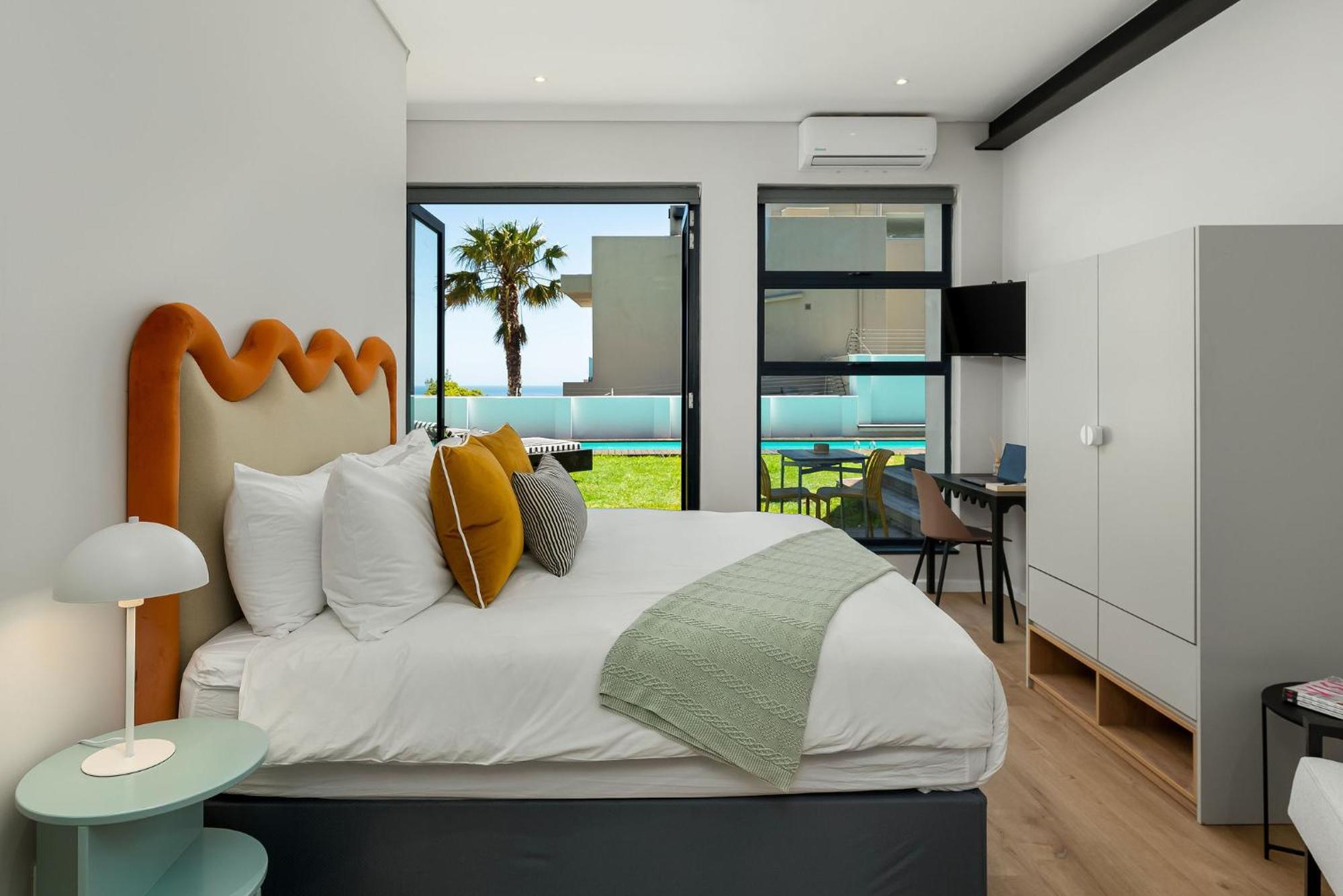 Отель Neighbourgood 1St Crescent Camps Bay Кейптаун Экстерьер фото